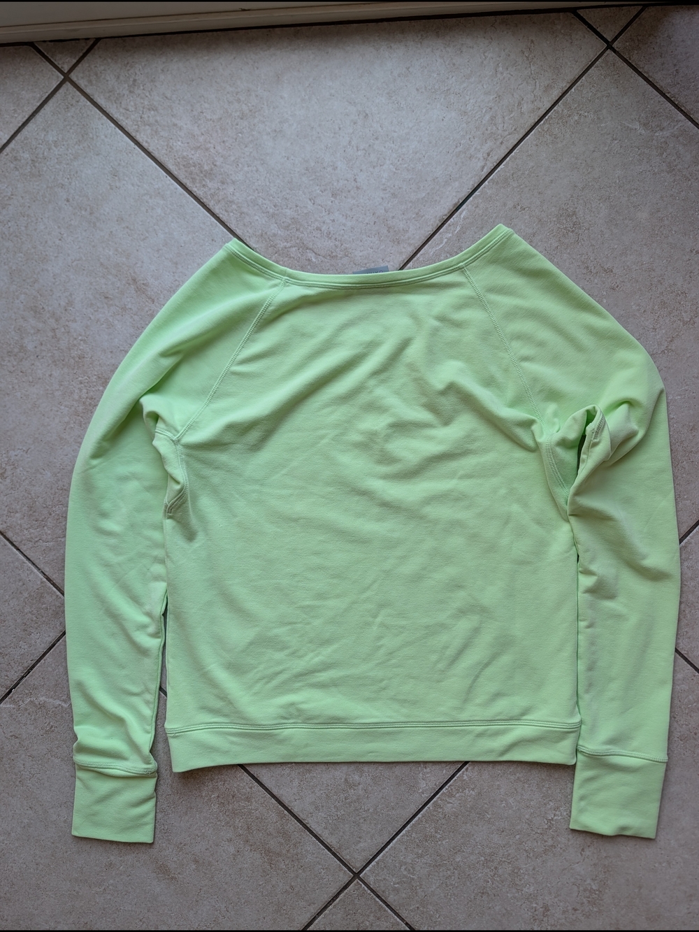 Athleta Neon Lime Green Long Sleeve Pullover Sweatshirt Thumbholes Size M - Picture 5 of 8